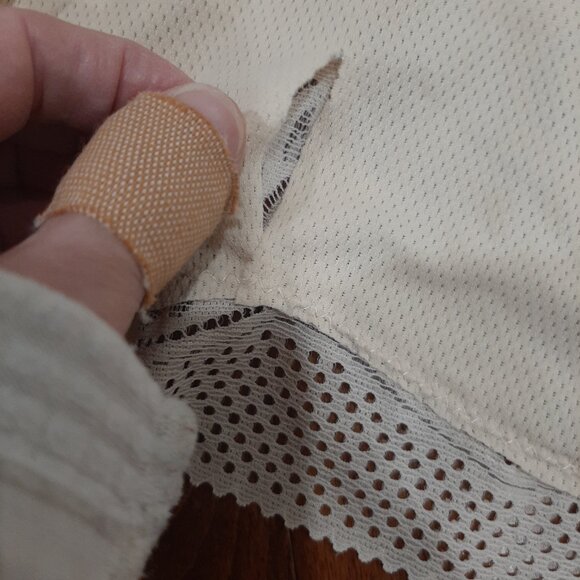 Beautiful boho lace bralette - Picture 8 of 15